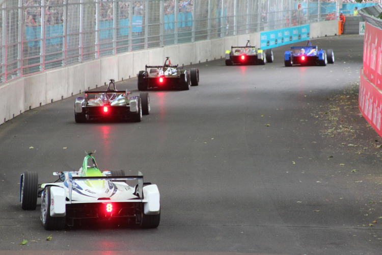 รัฐบาลจาการ์ตาเลื่อนการแข่งขัน Formula E